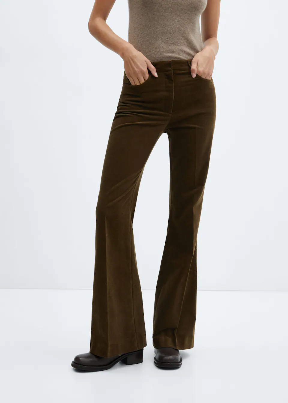 Tailleur pantalon automne-hiver 2023-2024 : 22 pantalons tendance à shopper  - Femme Actuelle